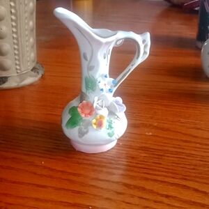 Vintage mini vase 4in hand painted